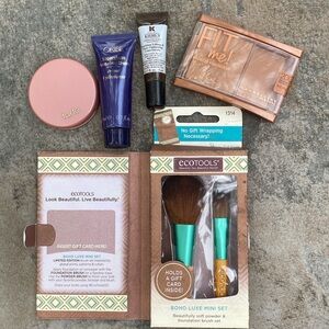 MAKE AN OFFER! Brand New 5 piece FABULOUS Bundle